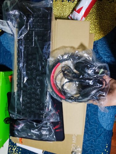 Kit 4 en 1 Monster Games Insertion K4125: Teclado + Audífonos + Mouse + Mousepad photo review