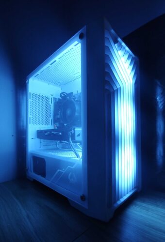 Gabinete Kronos Wind Vidrio templado, RGB, 3Fan mATX, Blanco photo review